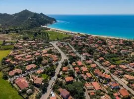 Solanas Golden Nest, 300 mt from the beach
