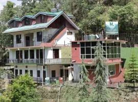 Royal Stay In The Nature's Lap