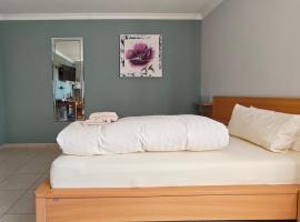 Bed and Breakfast am Höhenweg, готель у місті Варштайн