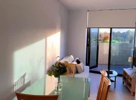 Cozy 2BR, 2bath 2 parking, Pet Friendly, 6 sleep, Woden ,