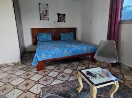CHAMBRES SALON MEUBLé, hotel a Yamoussoukro