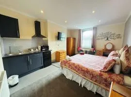 Seaside Studio Apartment 9 near Llandudno Pier Great Orme 2nd floor