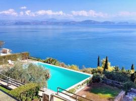 Villa Lemóni - Villa by the sea with swimming pool and amazing view, khách sạn ở Xiropigado