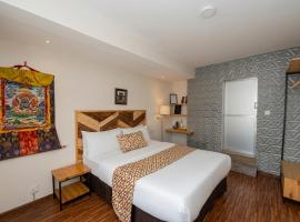 Nyadha House Bed & Breakfast, hotel Pátanban
