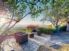 [Ca' del Cucco] Tuffo, calice, colline al tramonto