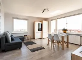 Pogórze Pleasant Apartment by BookingHost
