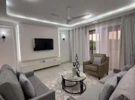 Polar palace, luxury house, full AC, near beach