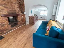 Bridgend 4BR House on Morfa St with Parking