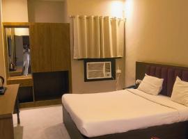 hotel grand vk #Ac family rooms#free wifi#free parking, hotell i Agra