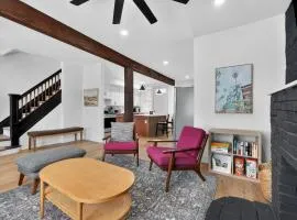 Warm & Stylish 3BR with Private Yard - Tower Grove