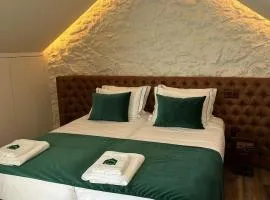 Celtic Lodge - Guest House