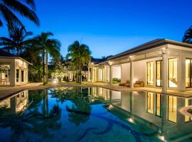 The Anda Mani Khaolak Beachfront Villas, hotel near Tublamu Pier, Khao Lak