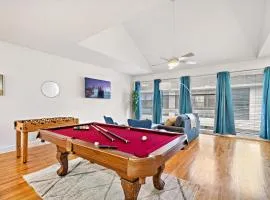 Houston Getaway by Downtown Pool Table Pets