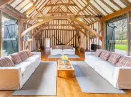 Huge 400 year old barn with snooker table - Black Swan Barn