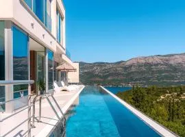 Luxury Villa Morello Korčula 1 with large heated pool, gym & sauna