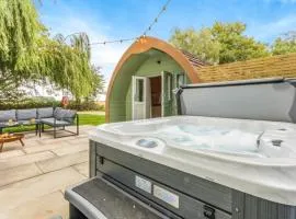 1 Willowmere lakeside Hideaway