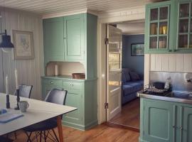 Charmig lägenhet nära Smögenbryggan, hotel di Smögen