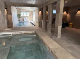 Gite en Champagne - Piscine intérieur et spa - 15 personnes