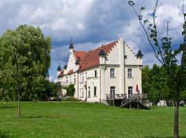 Gutshaus Penzlin, отель в городе Meyenburg