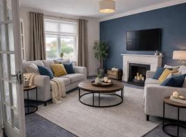 Family, Contractor & Business Stays, 4 Bedrooms, Ample Parking, Near Chester, hotel din Saltney
