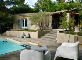 Sous l'Olivier, Hotel in Buisson