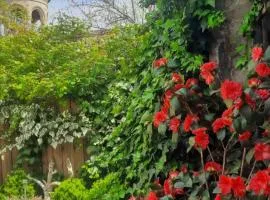 VILLA SABA WITH TWO BEDROOMS- სასტუმრო საბა