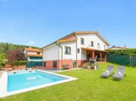 Gran casa de campo ideal para familias en Navarra