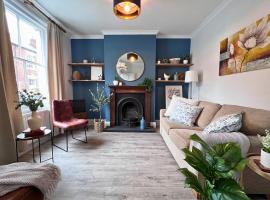Basement Game Room & Workspace Two Spacious Bedrooms Close to Train Station, khách sạn ở Warwick