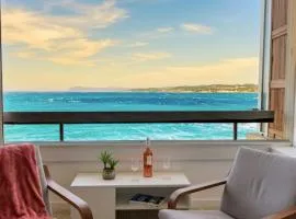 27m with terrace - first row sea view