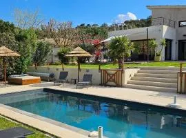 Villa Nidu enclave of Capicciola with 14 m heated swimming pool