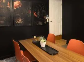 King Bed Huge Dining Area Walk Score 99 Loft