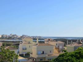 Cozy Apart near Faro airport and beach, hotel a FAO