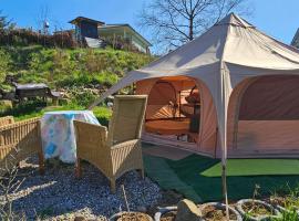 슐뤼히테른에 위치한 호텔 Beheizte Jurte Zelt Glamping Camping Winter Schlüchtern Hessen Main-Kinzig