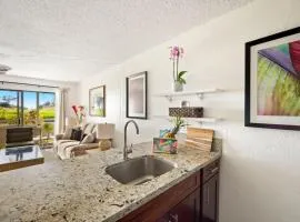 Hale Niu peek ocean view