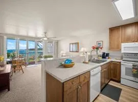Wailua Bay View 105 Oceanfront condo