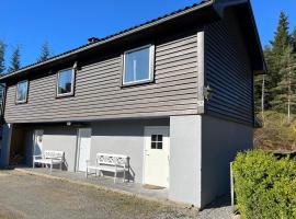 2 bedroom apartment with beautiful view, hotel em Sauda