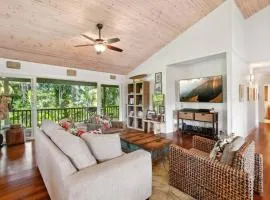 4 bd walk to shops restaurants and beach