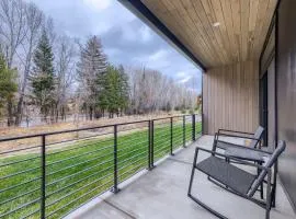 River View Retreat - Central Locale to it All