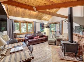 Whitefish Lake Couples Escape w/ Community Perks!, hotel em Whitefish