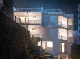 Silver Crest Hotel Kasauli