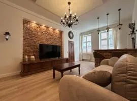 Old Town Retro House