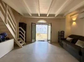 Lakefront Exclusive Apartment with pool