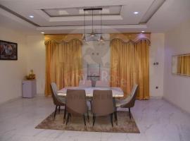 Whyte Rose Apartments & Resorts – hotel w mieście Mgbakwu