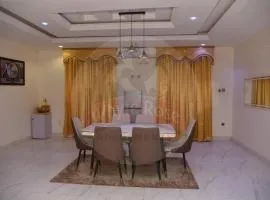Whyte Rose Apartments & Resorts
