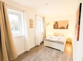 Urlaubsmagie Ferienwohnung Wiesengrün - direkt am Wanderweg - für 6P, hotell i Sebnitz