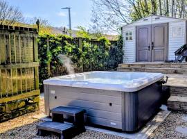 Finlay's Holmfirth - Apartment with Hot Tub โรงแรมในโฮล์มเฟิร์ธ