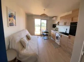 L'Orangeraie T2 Bandol clim terrasse proche à pieds mer gare ville pour 1 à 4 personnes