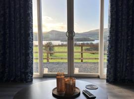 Lakeside cottage retreat, Hotel in Belcoo