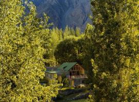 Chamangul में, होटल Moksha Resort Hunza