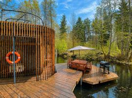 Water Hideout - Floating Luxury in Pure Wilderness, Hotel in Wysoka